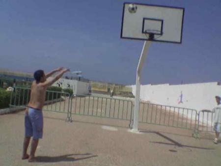 notre sport preferer moi et ma chere maryama c le basketball